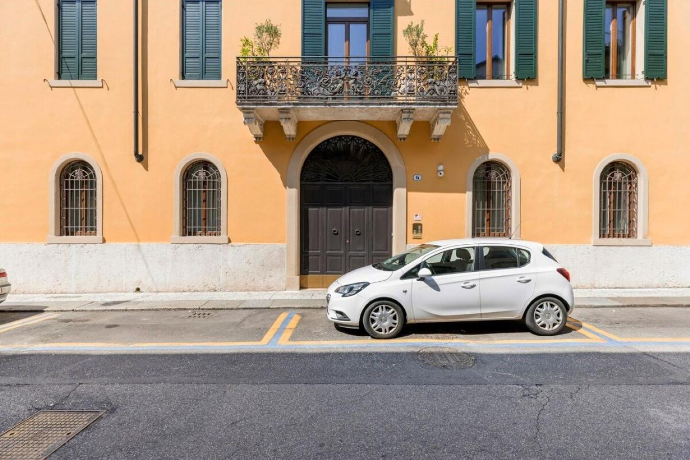 Manin Grand House Apartment Verona Luaran gambar